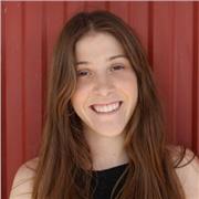 Profesora de historia, latín, lengua y escritura. Estudiante de Periodismo y Comunicación audiovisual